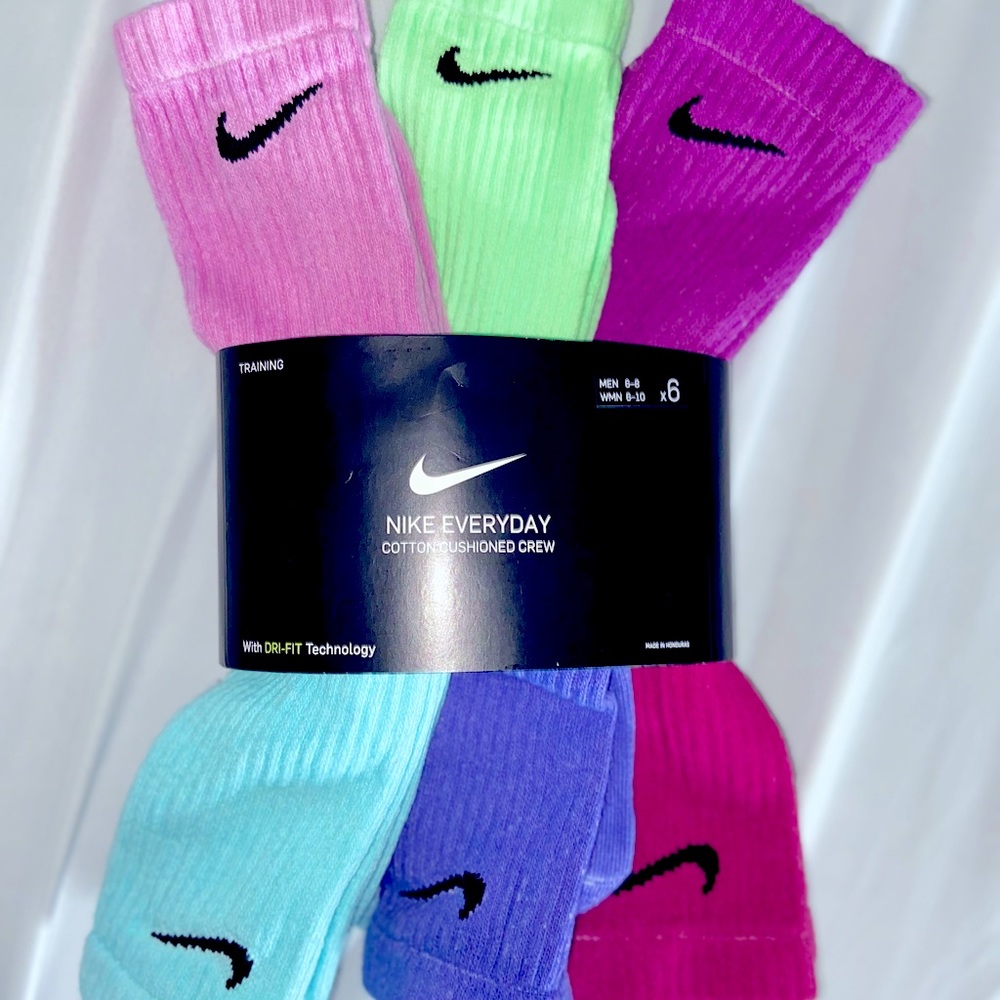 COPY - 6PACK NIKE COLORED SOCKS $40